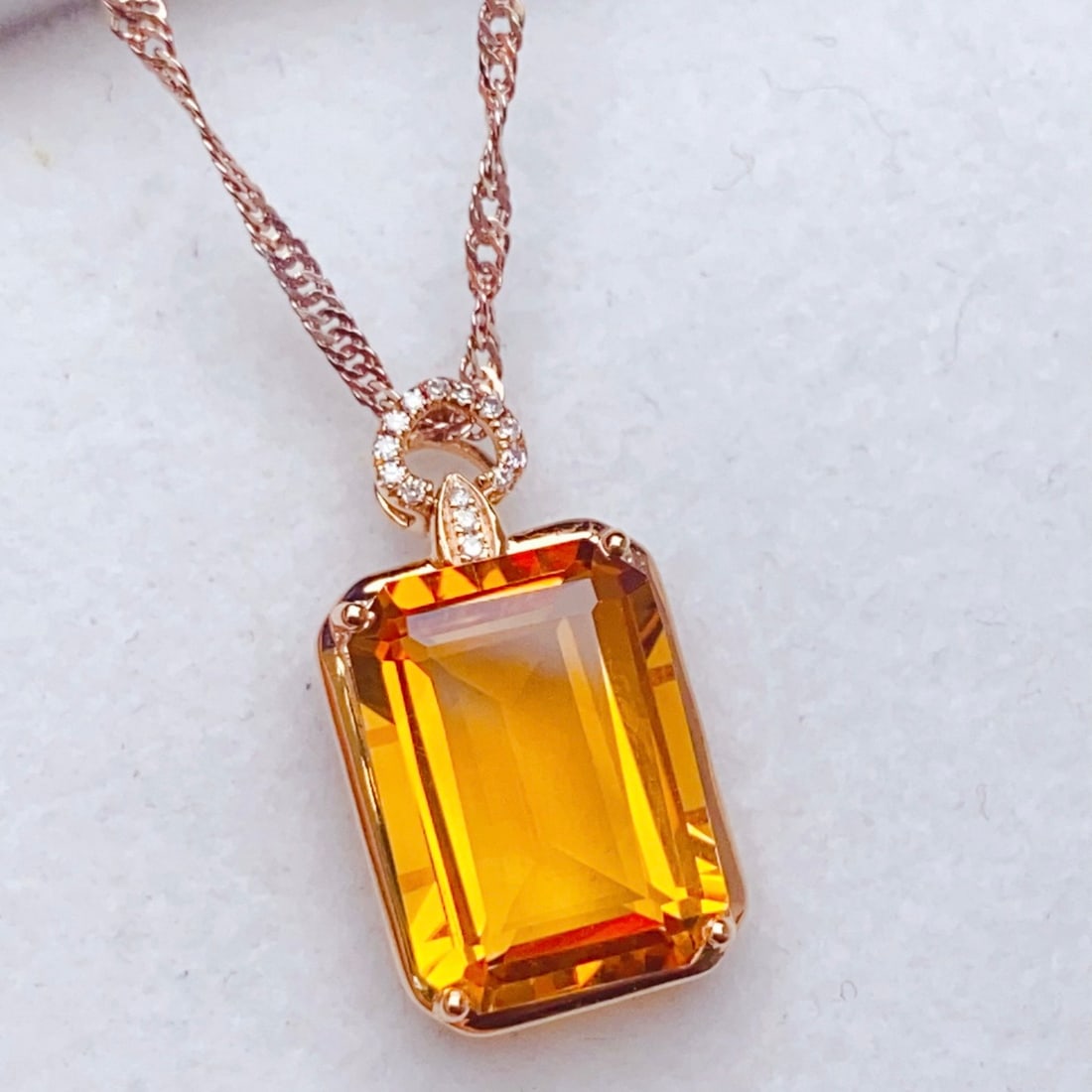 14k Gold 5.69 Ctw Natural Citrine & Diamond Pendant( Without Chain ): Ref:231104112 // gold content:14k gold // main gemstone:citrine // shape:octagonal // carat weight:5. 65ct // color:yellow // treatment:natural // // adjacent gemstone 2 : diamond // number of