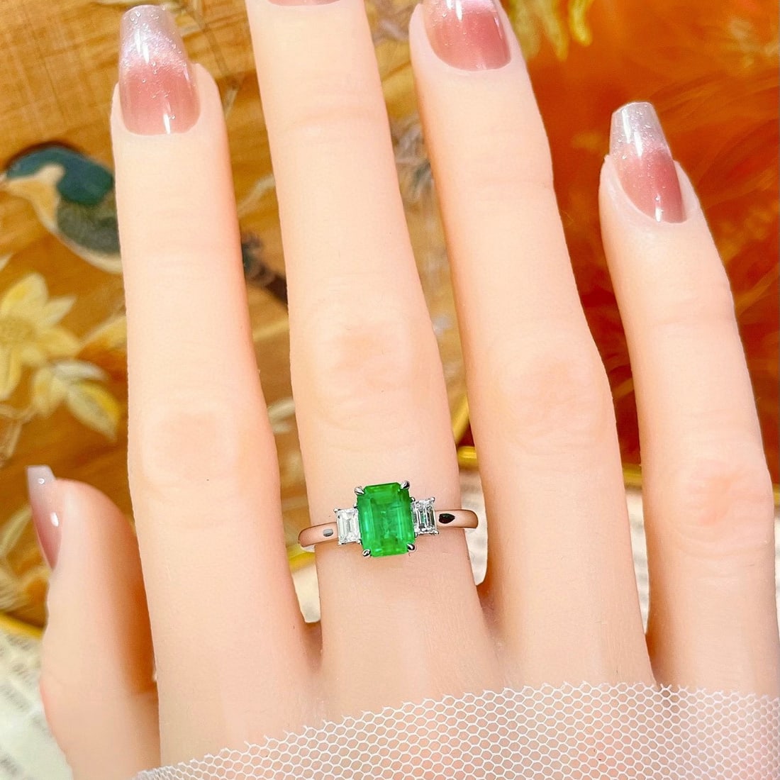 14k Gold 1.69 Ctw Vivid Green Natural Emerald & Diamond Ring - 5
