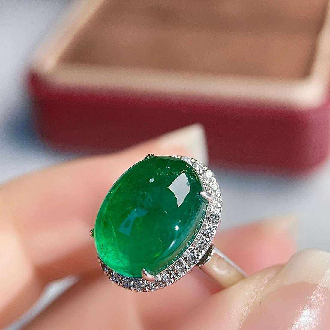 14k Gold 6.12 Ctw Vivid Green Natural Emerald & Diamond Ring - 2