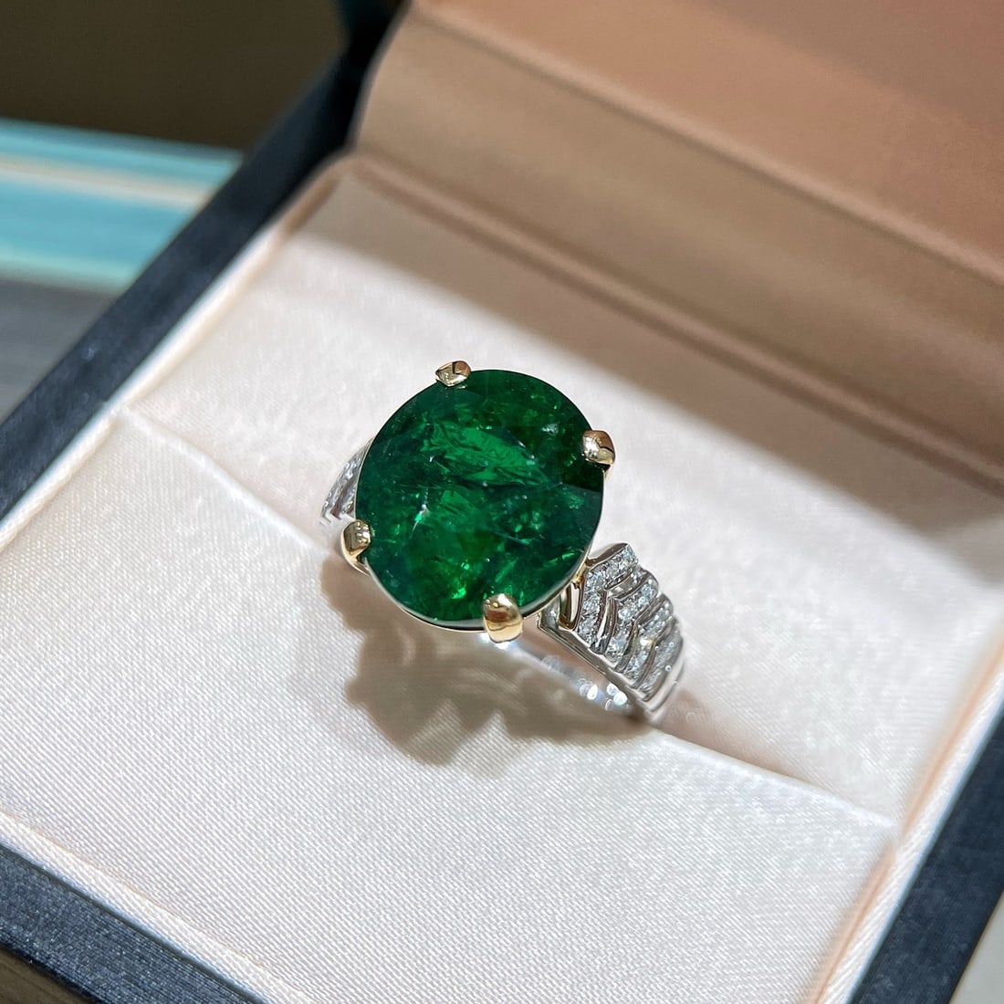 14k Gold 10.53 Ctw Natural Tsavorite & Diamond Ring - 3