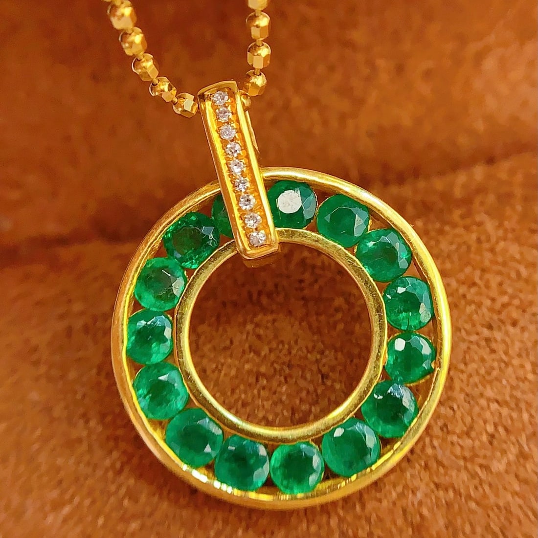 14k Gold 1.5 Ct Natural Emerald & Diamond Pendant( Without Chain ): Ref:231104148 // gold content:14k gold // main gemstone:emerald // shape:round // carat weight:1. 5ct // color:green // treatment:natural // cut grade:g // // adjacent gemstone 2 : diamond //