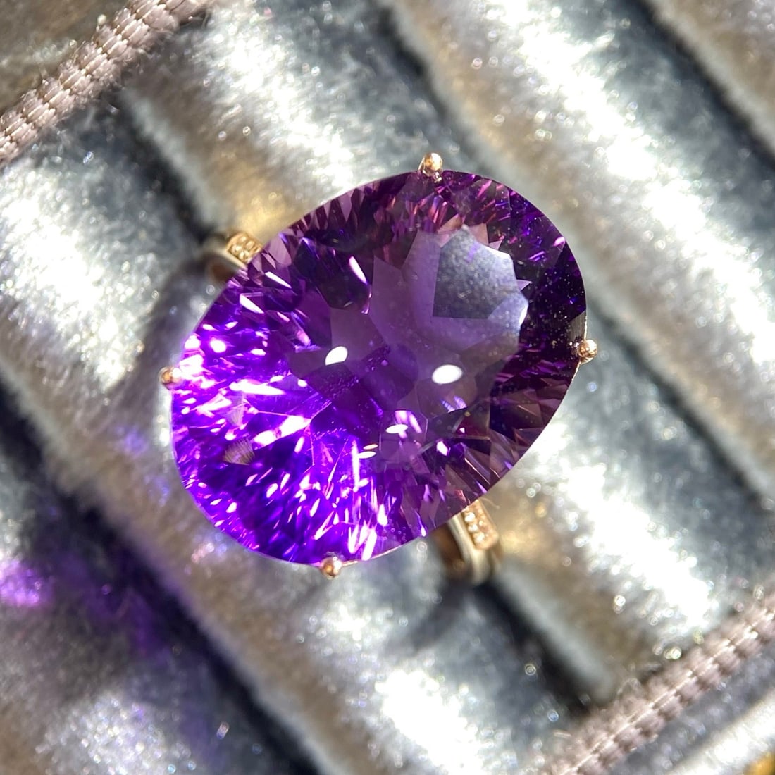 14k Gold 12.25 Ct Natural Amethyst & Diamond Ring - 4