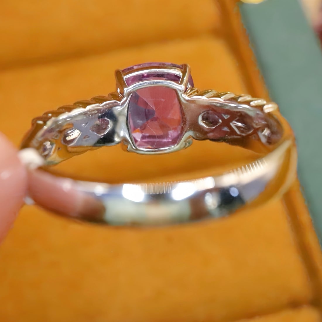 14k Gold 2.10 Ctw Natural Padparadscha Sapphire & Diamond Ring - 4