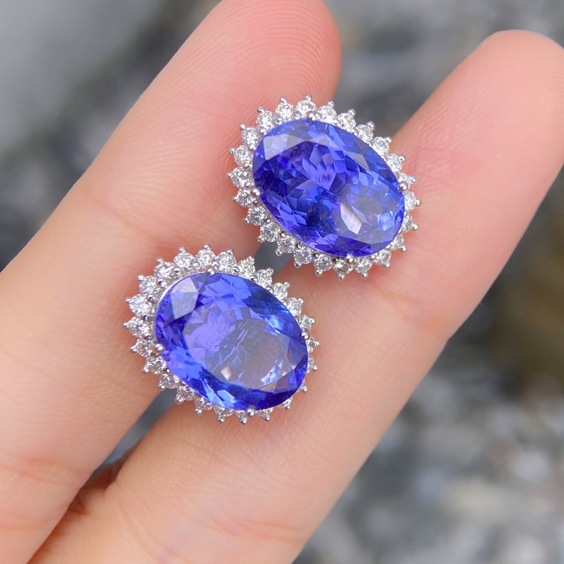 14k Gold 10.55 Ctw Natural Tanzanite & Diamond Earrings - 3