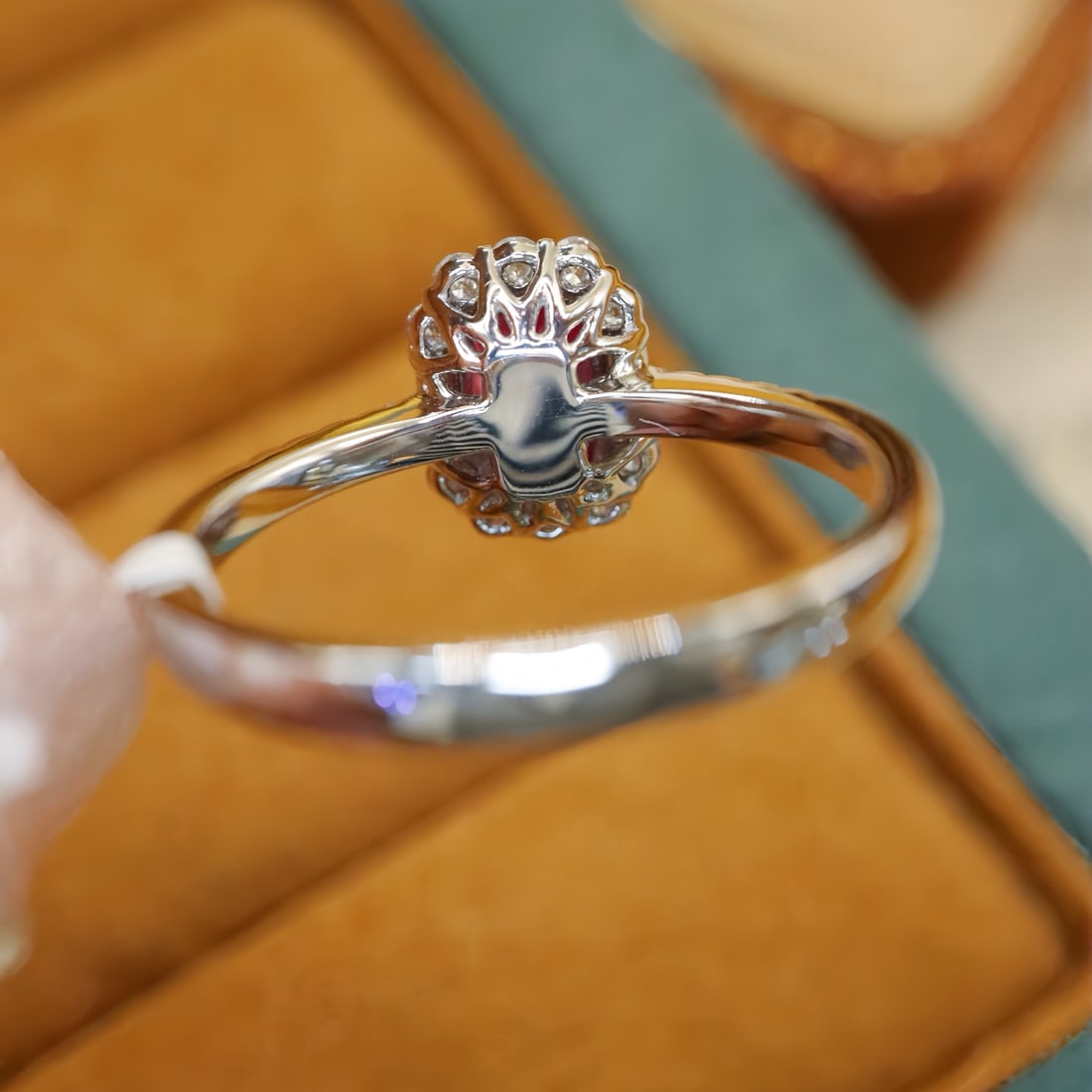 14k Gold 1.33 Ctw Natural Ruby & Diamond Ring - 4