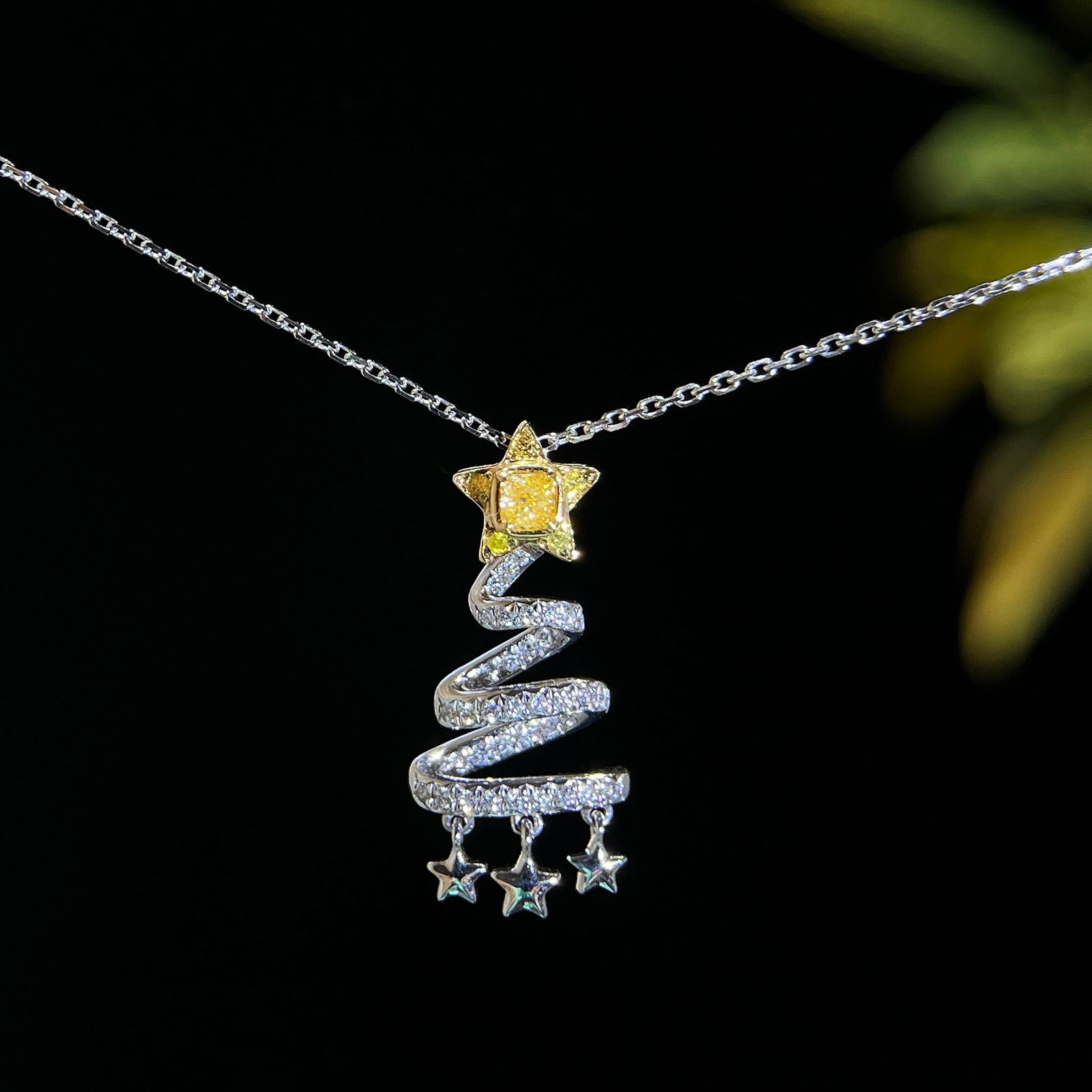 14k Gold 0.23 Ctw Natural Yellow Diamond & Diamond Necklace: Ref:231104211 // gold content:14k gold // main gemstone:yellow diamond // shape:cushion // carat weight:0. 08ct // color:yellow // treatment:natural // // adjacent gemstone 2 : diamond //