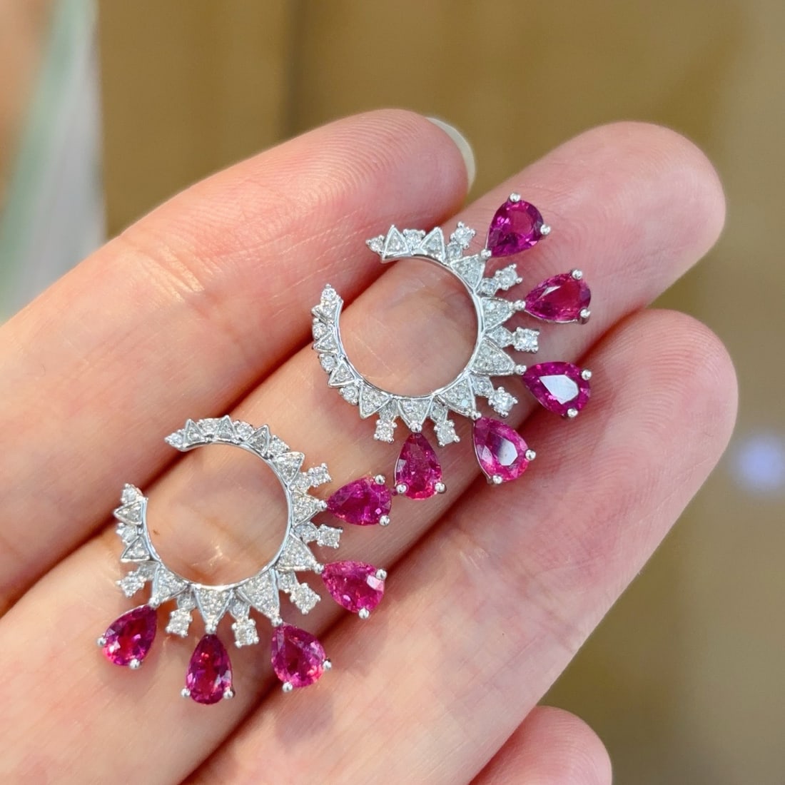 14k Gold 3 Ct Natural Tourmaline & Diamond Earrings: Ref:231104215 // gold content:14k gold // main gemstone:tourmaline // shape:pear // carat weight:3ct // color:red // treatment:natural // // adjacent gemstone 2 : diamond // shape:round // clarity gra