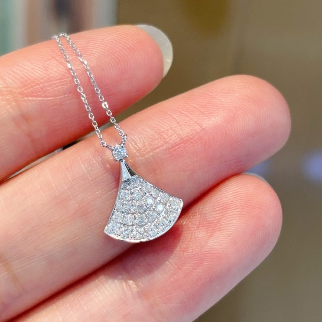 14k Gold 0.5 Ct Natural H Diamond Necklace: Ref:231104216 // gold content:14k gold // main gemstone:diamond // shape:round // carat weight:0. 5ct // clarity grade:vs-si // color:h // treatment:natural // cut grade:g // Condition: NewLow