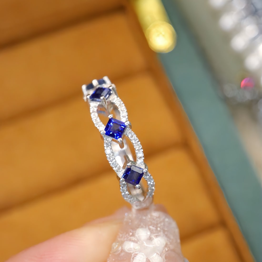 14k Gold 0.88 Ctw Natural Sapphire & Diamond Ring - 2