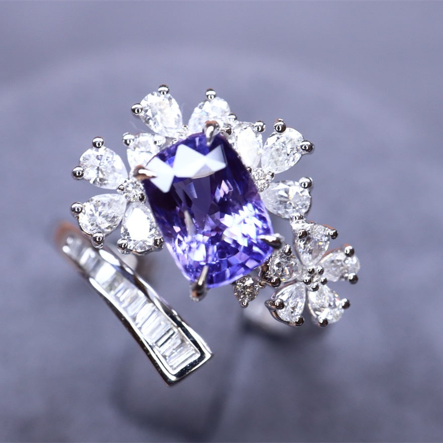 14k Gold 2.71 Ctw Natural Sapphire & Diamond Ring: Ref:231104249 // gold content:14k gold // ring size:7. 25us // // main gemstone:sapphire // shape:cushion // carat weight:2. 02ct // color:purple // treatment:natural // // adjacent gemstone 2 : diamo