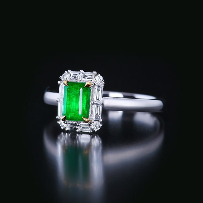14k Gold 0.97 Ctw Vivid Green Natural Emerald & Diamond Ring - 4