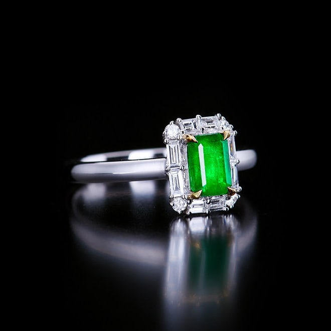 14k Gold 0.97 Ctw Vivid Green Natural Emerald & Diamond Ring - 5