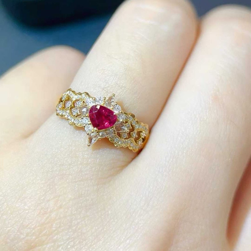 14k Gold 0.87 Ctw Natural Ruby & Diamond Ring - 5