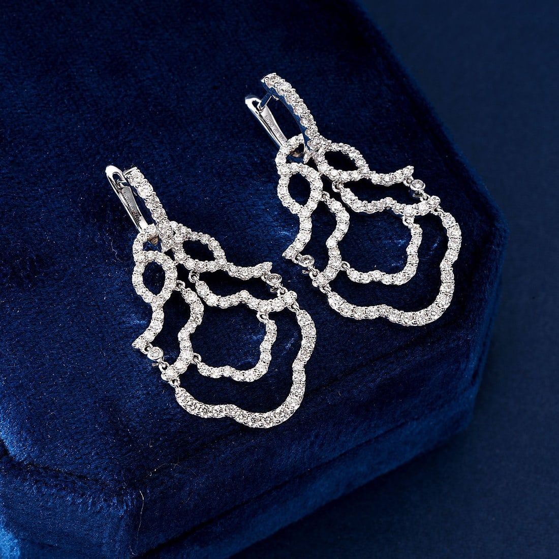 14k Gold 1.84 Ct Natural H Diamond Earrings: Ref:231104311 // gold content:14k gold // main gemstone:diamond // shape:round // carat weight:1. 84ct // clarity grade:vs-si // color:h // treatment:natural // cut grade:g // Condition: NewLow