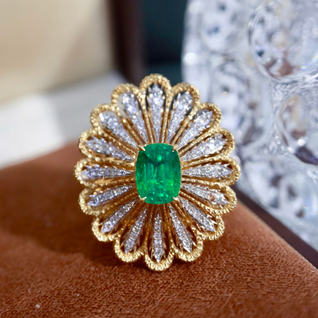 14k Gold 1.84 Ctw Vivid Green Natural Emerald & Diamond Ring: Ref:231104314 // gold content:14k gold // ring size:7. 25us // // main gemstone:emerald // shape:cushion // carat weight:1. 50ct // color:vivid green // treatment:natural // // adjacent gemstone 2