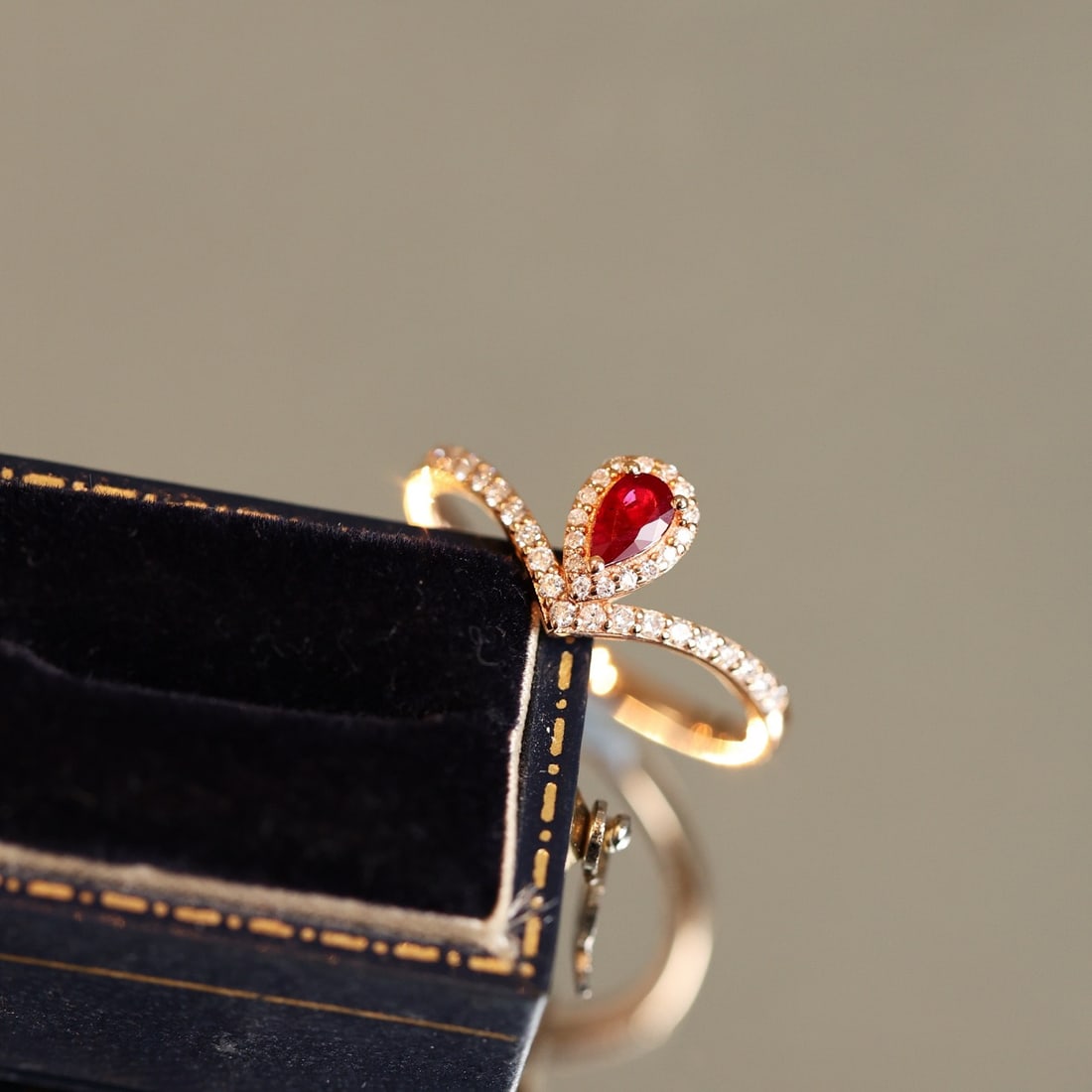 14k Gold 0.52 Ctw Natural Ruby & Diamond Ring - 3