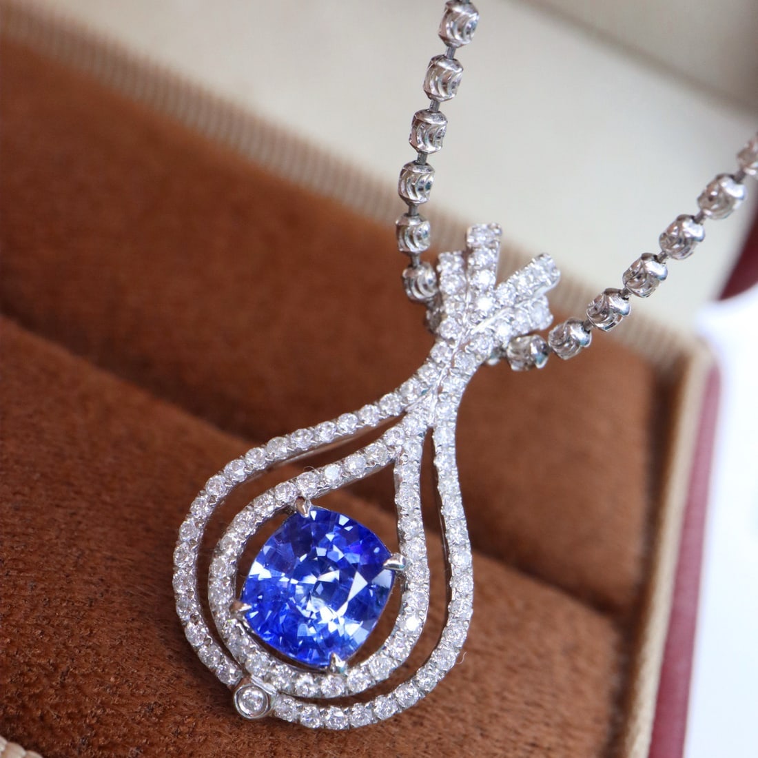 14k Gold 1.53 Ctw Natural Sapphire & Diamond Pendant( Without Chain ): Ref:231104346 // gold content:14k gold // main gemstone:sapphire // shape:cushion // carat weight:1. 10ct // color:cornflower blue // treatment:natural // // adjacent gemstone 2 : diamond // shape:rou