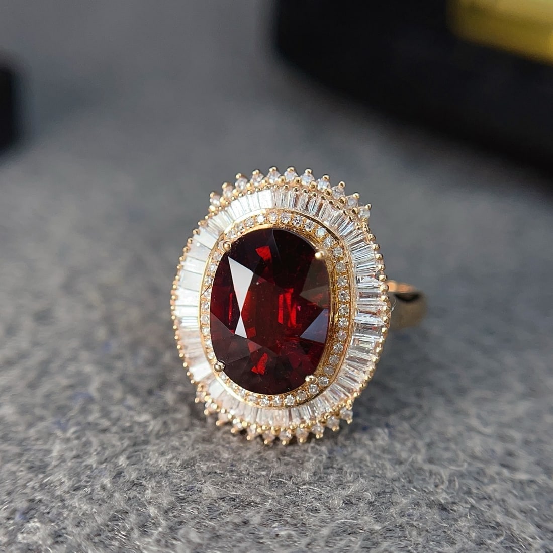14k Gold 3.55 Ct Natural Tourmaline & Diamond Ring: Ref:231104356 // gold content:14k gold // ring size:7. 25us // // main gemstone:tourmaline // shape:oval // carat weight:3. 55ct // color:red // treatment:natural // // adjacent gemstone 2 : diamond /