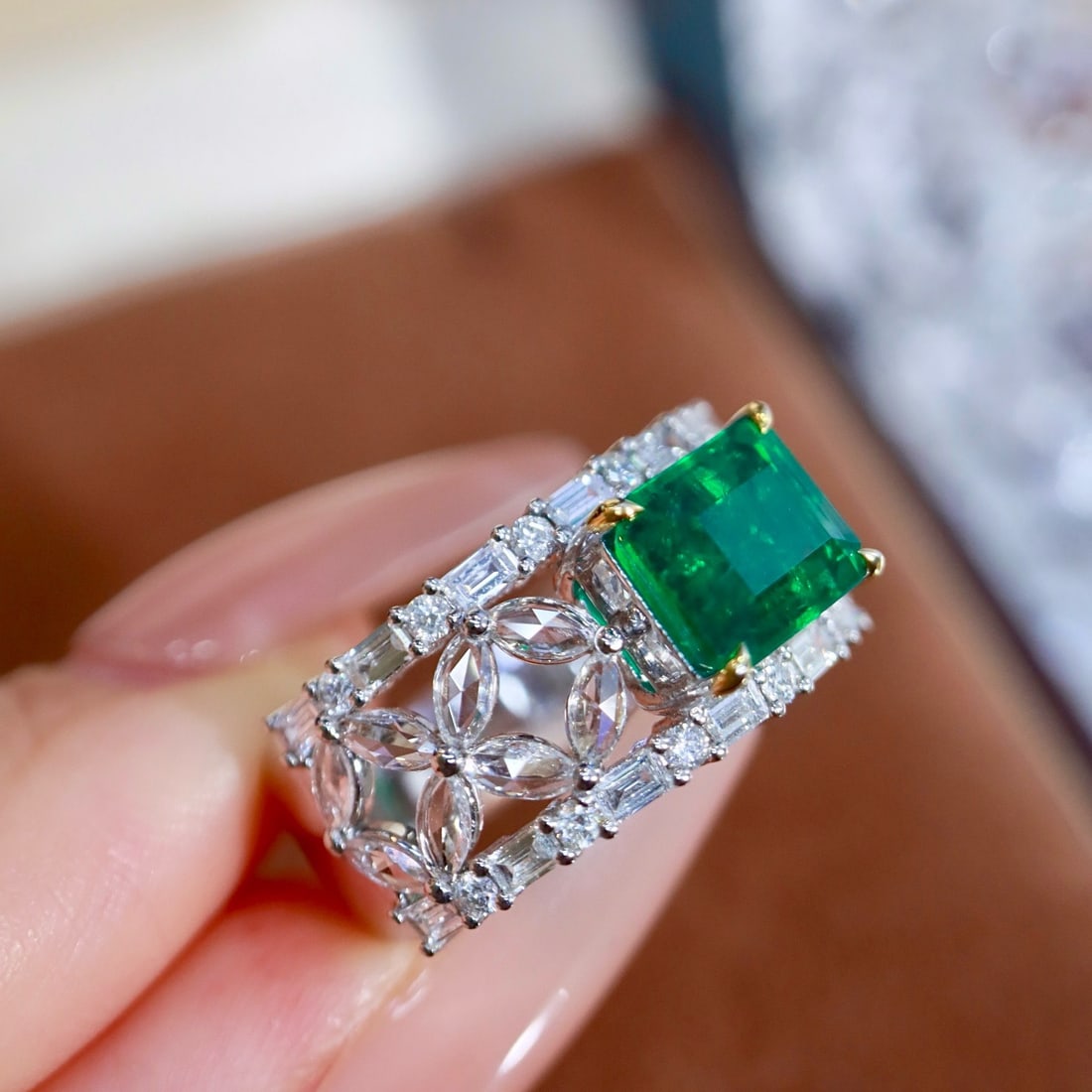 14k Gold 3.15 Ctw Vivid Green Natural Emerald & Diamond Ring - 7