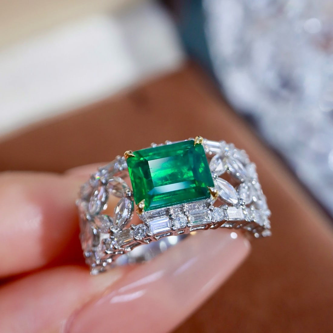 14k Gold 3.15 Ctw Vivid Green Natural Emerald & Diamond Ring - 8