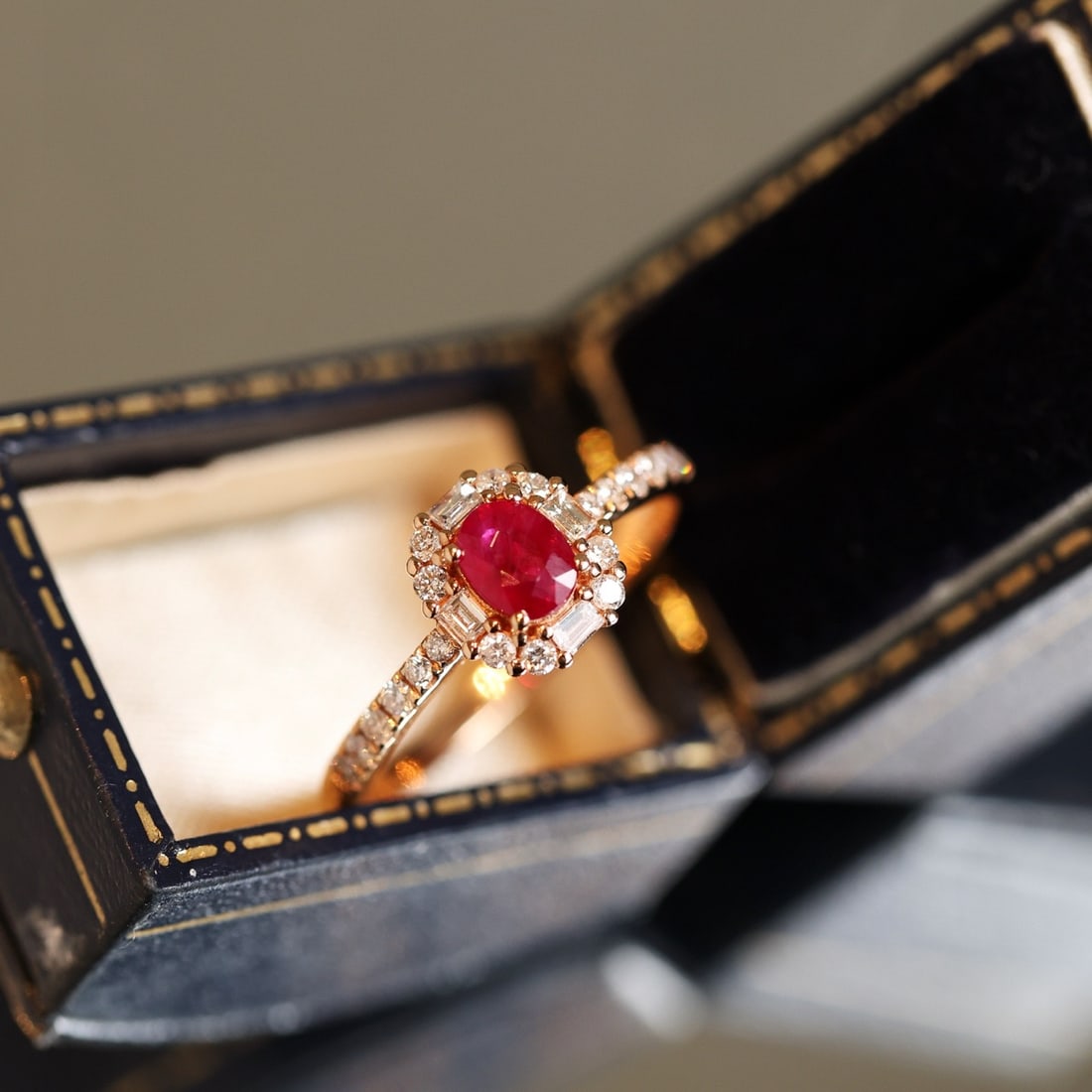 14k Gold 0.95 Ctw Natural Ruby & Diamond Ring - 8