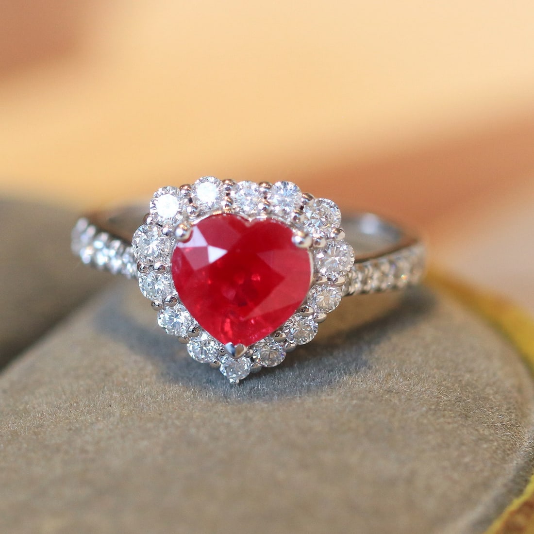 14k Gold 2.92 Ctw Natural Ruby & Diamond Ring - 3