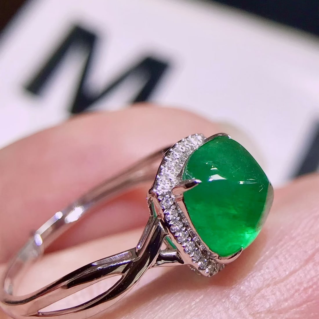 14k Gold 2.3 Ct Natural Emerald & Diamond Ring - 3