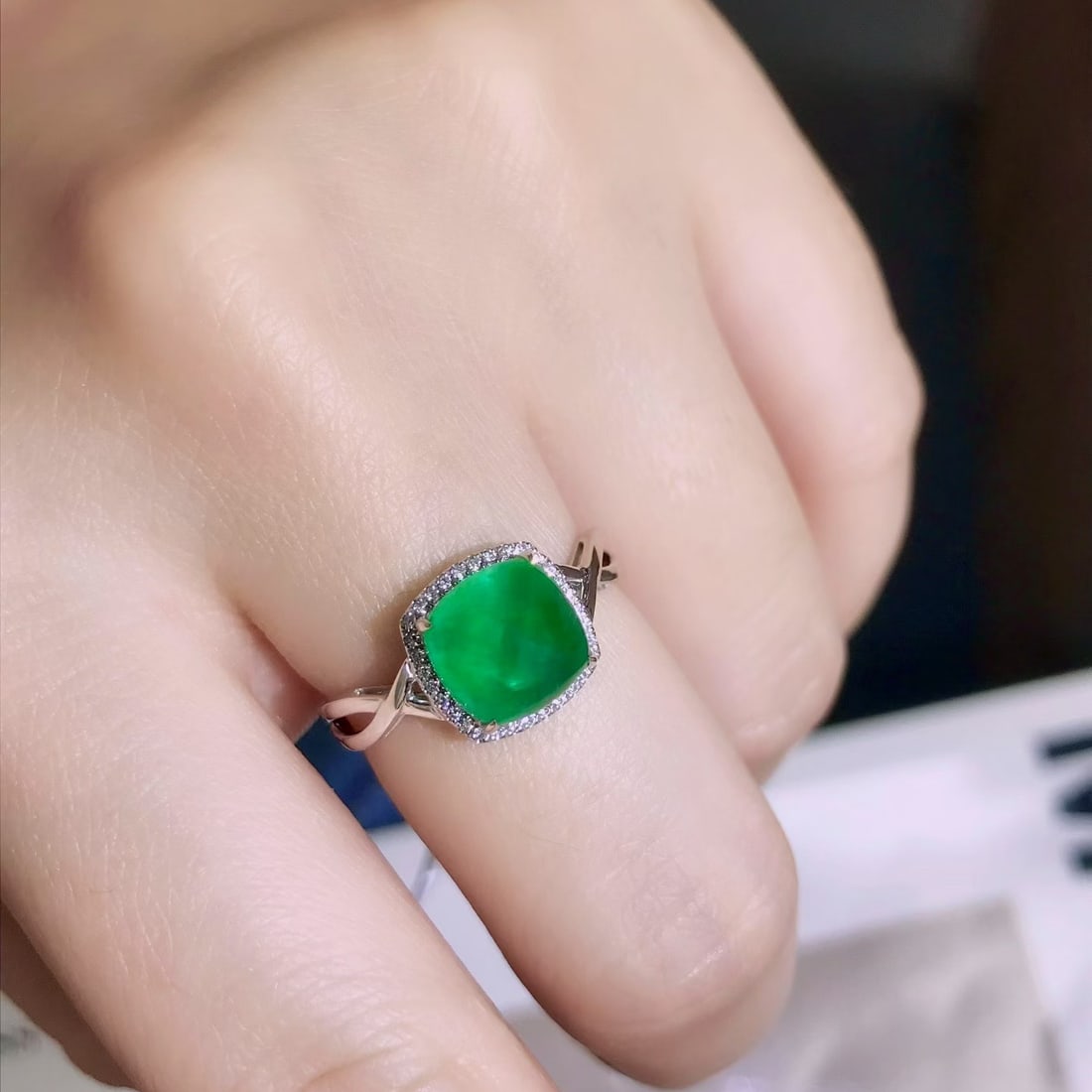 14k Gold 2.3 Ct Natural Emerald & Diamond Ring - 4