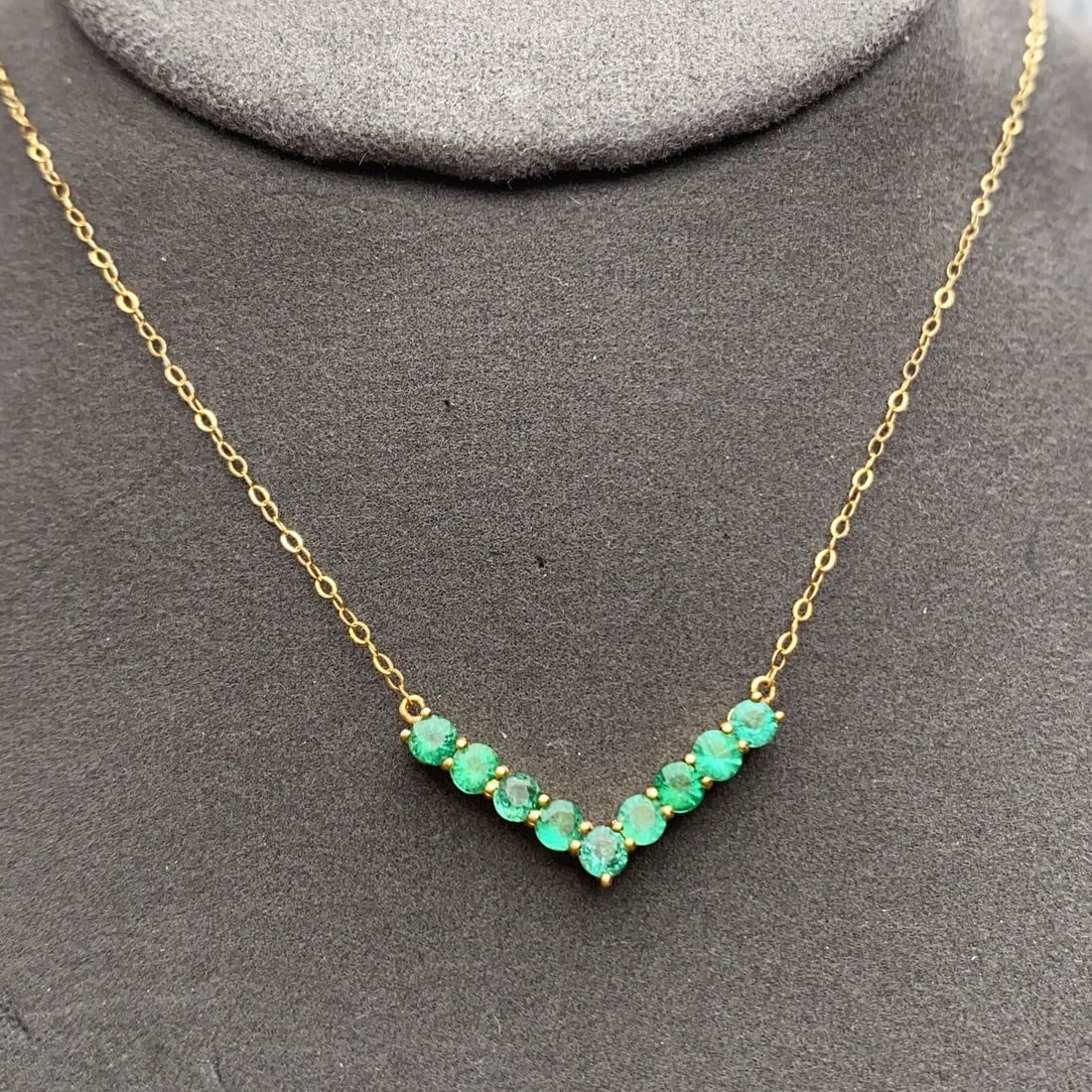 14k Gold 1.00 Ct Natural Emerald Necklace (1 of 7)