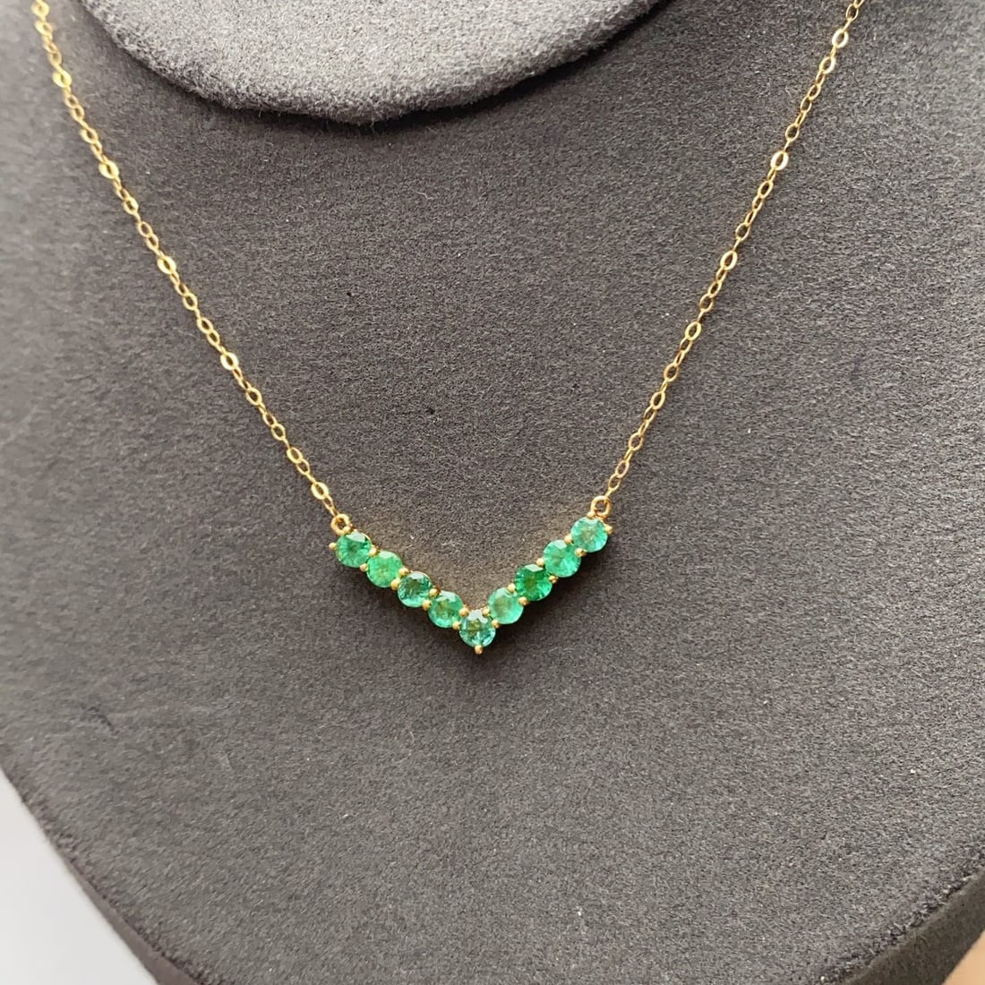 14k Gold 1.00 Ct Natural Emerald Necklace - 4