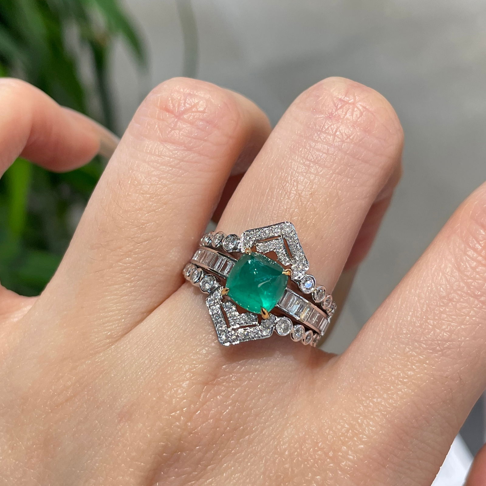 14k Gold 1.5 Ct Natural Emerald & Diamond Ring - 5