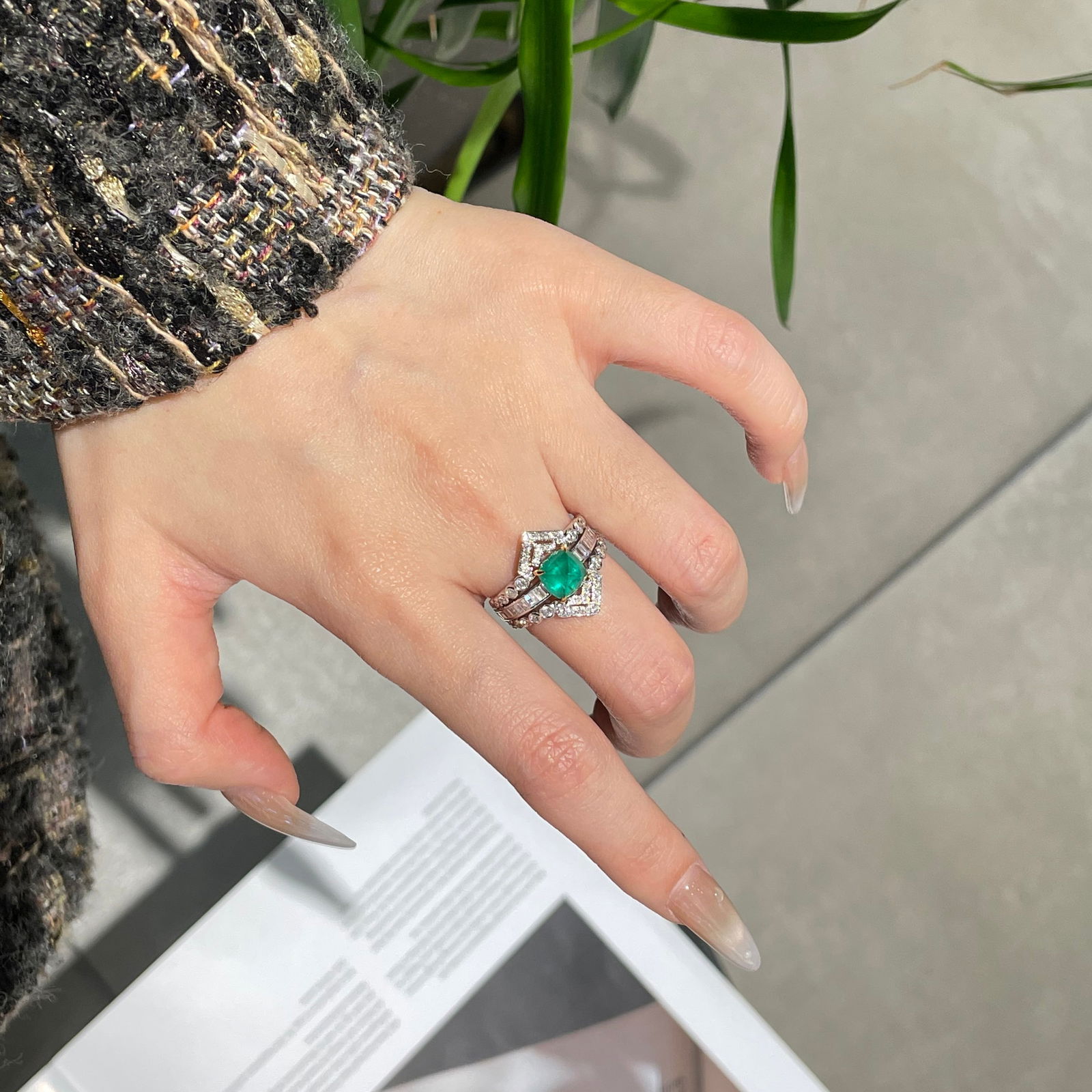 14k Gold 1.5 Ct Natural Emerald & Diamond Ring - 6