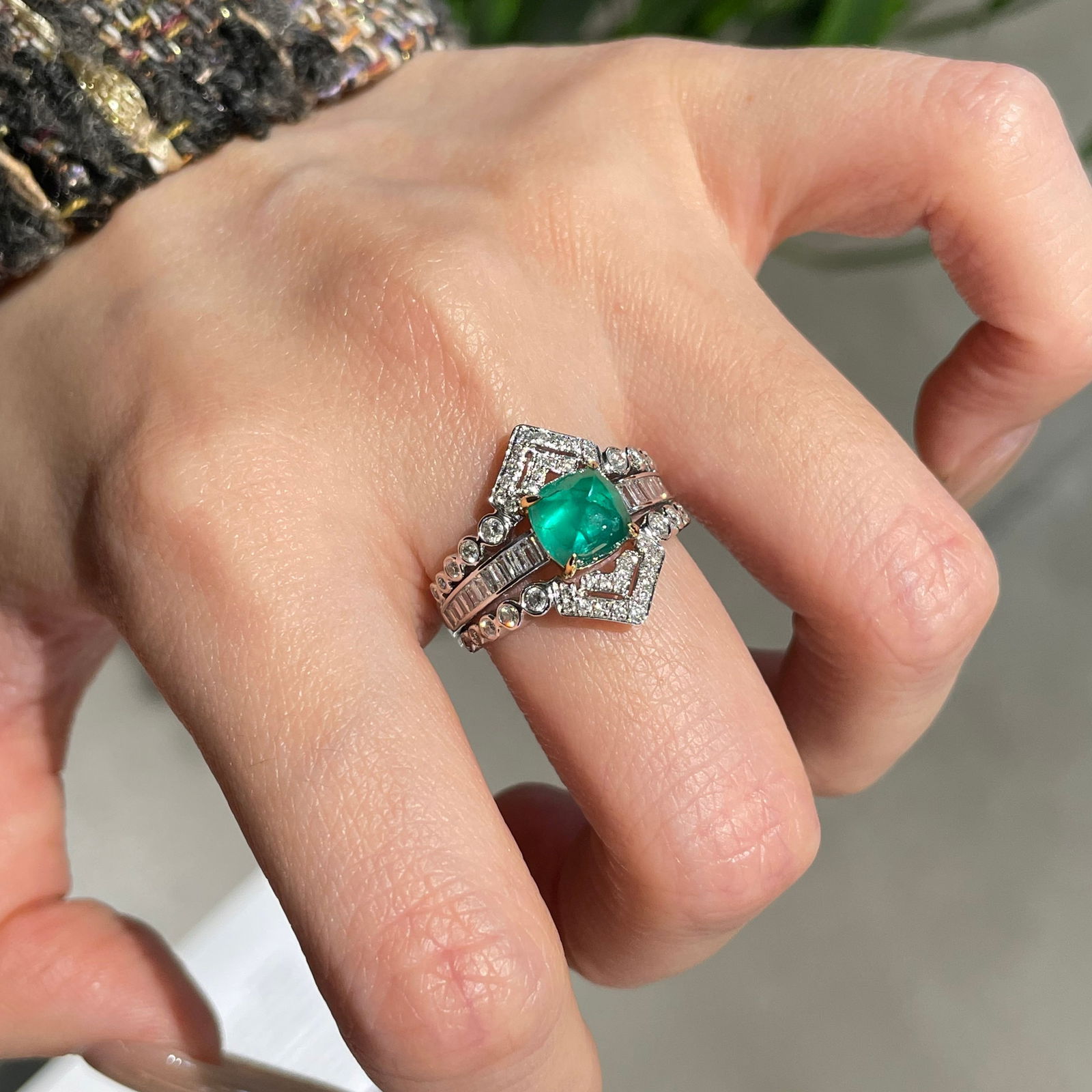 14k Gold 1.5 Ct Natural Emerald & Diamond Ring - 7