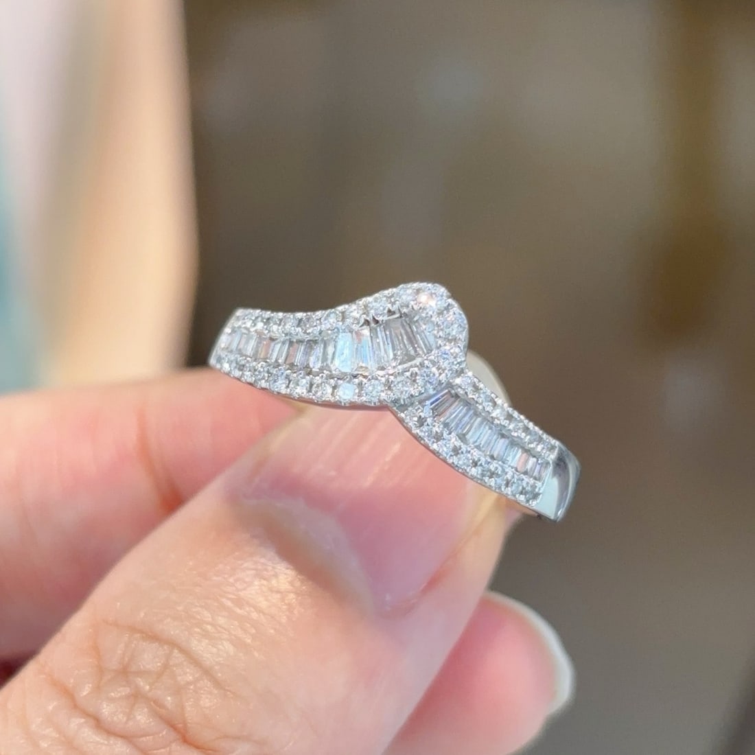 14k Gold 0.6 Ct Natural H Diamond Ring: Ref:231104409 // gold content:14k gold // ring size:7. 25us // // main gemstone:diamond // shape:multiple // carat weight:0. 6ct // clarity grade:vs-si // color:h // treatment:natural // Condition: