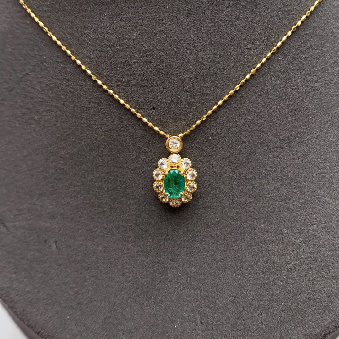 14k Gold 0.50 Ct Vivid Green Natural Emerald & Sapphire Necklace (1 of 7)