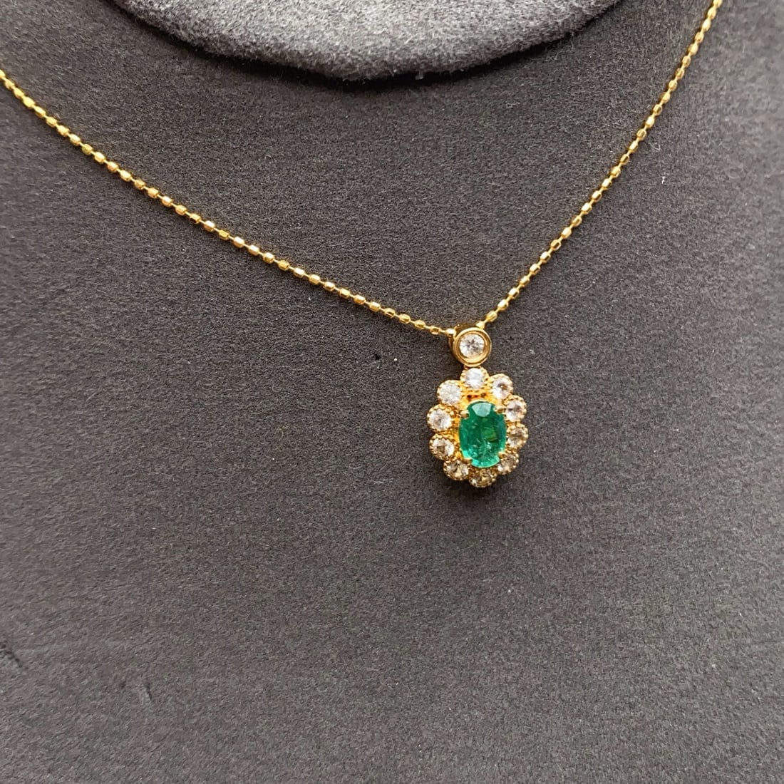 14k Gold 0.50 Ct Vivid Green Natural Emerald & Sapphire Necklace - 3