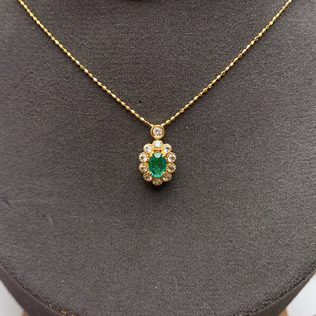 14k Gold 0.50 Ct Vivid Green Natural Emerald & Sapphire Necklace - 4