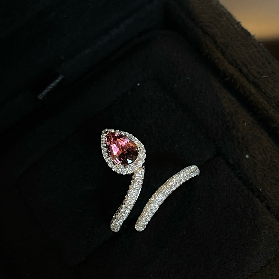 14k Gold 1.16 Ctw Natural Tourmaline & Diamond Ring: Ref:231104419 // gold content:14k gold // ring size:7. 25us // // main gemstone:tourmaline // shape:pear // carat weight:0. 75ct // color:pink // treatment:natural // // adjacent gemstone 2 :