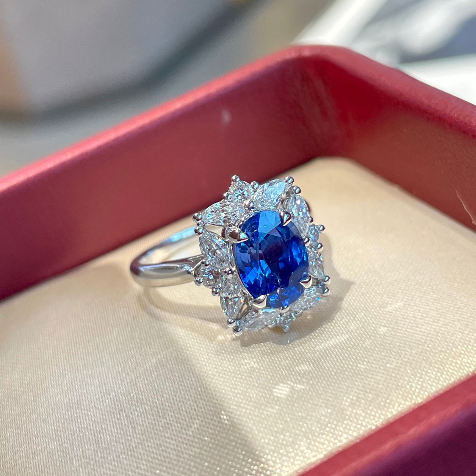 14k Gold 1.26 Ct Natural Sapphire & Diamond Ring/pendant( Without Chain ): Ref:231104437 // gold content:14k gold // ring size:7. 25us // // main gemstone:sapphire // shape:oval // carat weight:1. 26ct // color:blue // treatment:natural // // adjacent gemstone 2 :