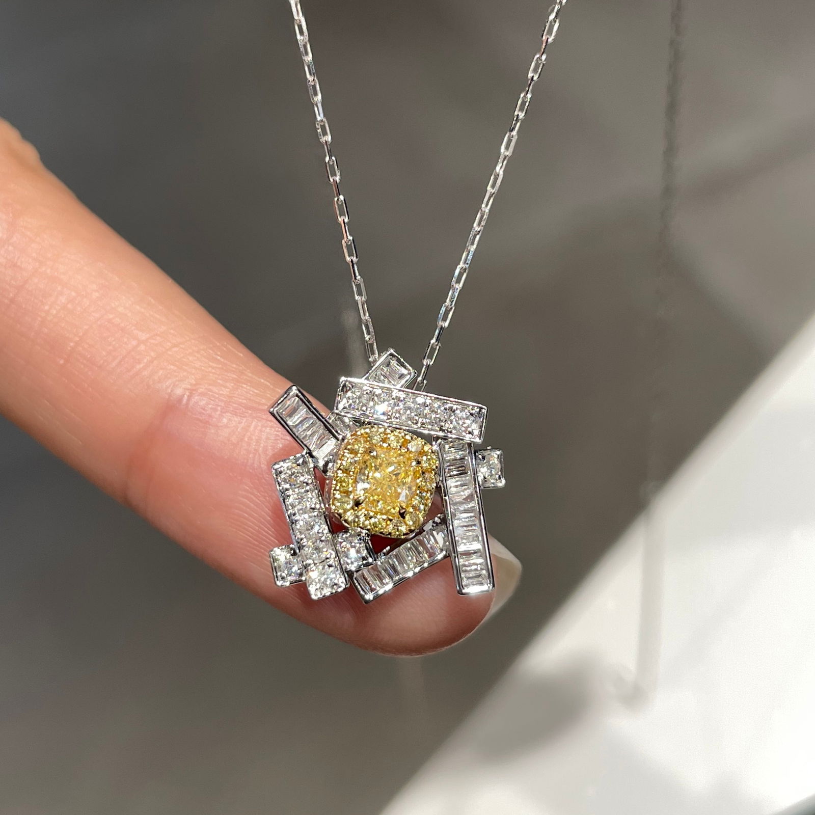 14k Gold 0.66 Ct Natural Color Diamond Pendant( Without Chain ): Ref:231104439 // gold content:14k gold // main gemstone:diamond // shape:multiple // carat weight:0. 66ct // clarity grade:vs-si // color:color // treatment:natural // Condition: New Low Estimate: 40