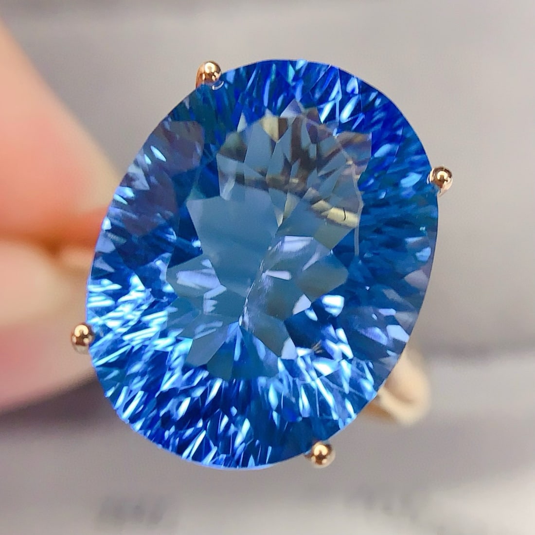 14k Gold 12 Ct Natural Topaz & Diamond Ring - 4