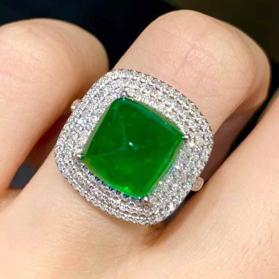 14k Gold 5.43 Ct Vivid Green Natural Emerald & Diamond Ring - 2