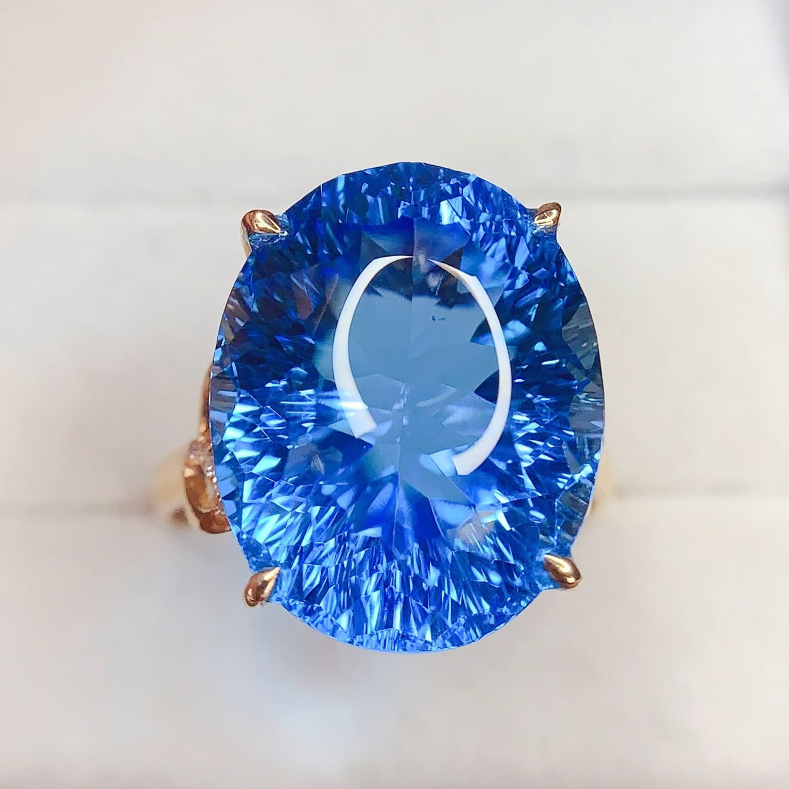 14k Gold 19 Ct Natural Topaz & Diamond Ring - 2