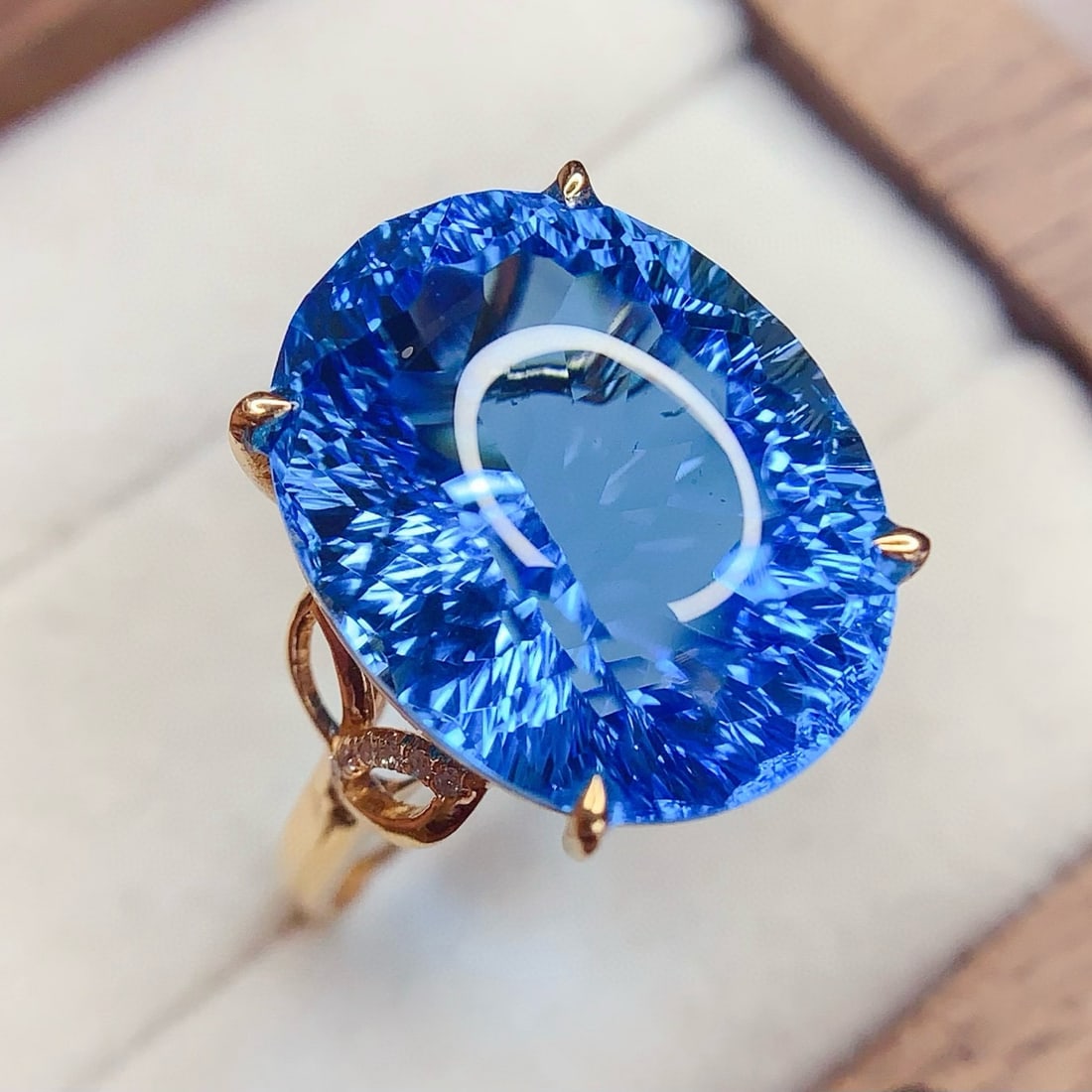 14k Gold 19 Ct Natural Topaz & Diamond Ring - 3