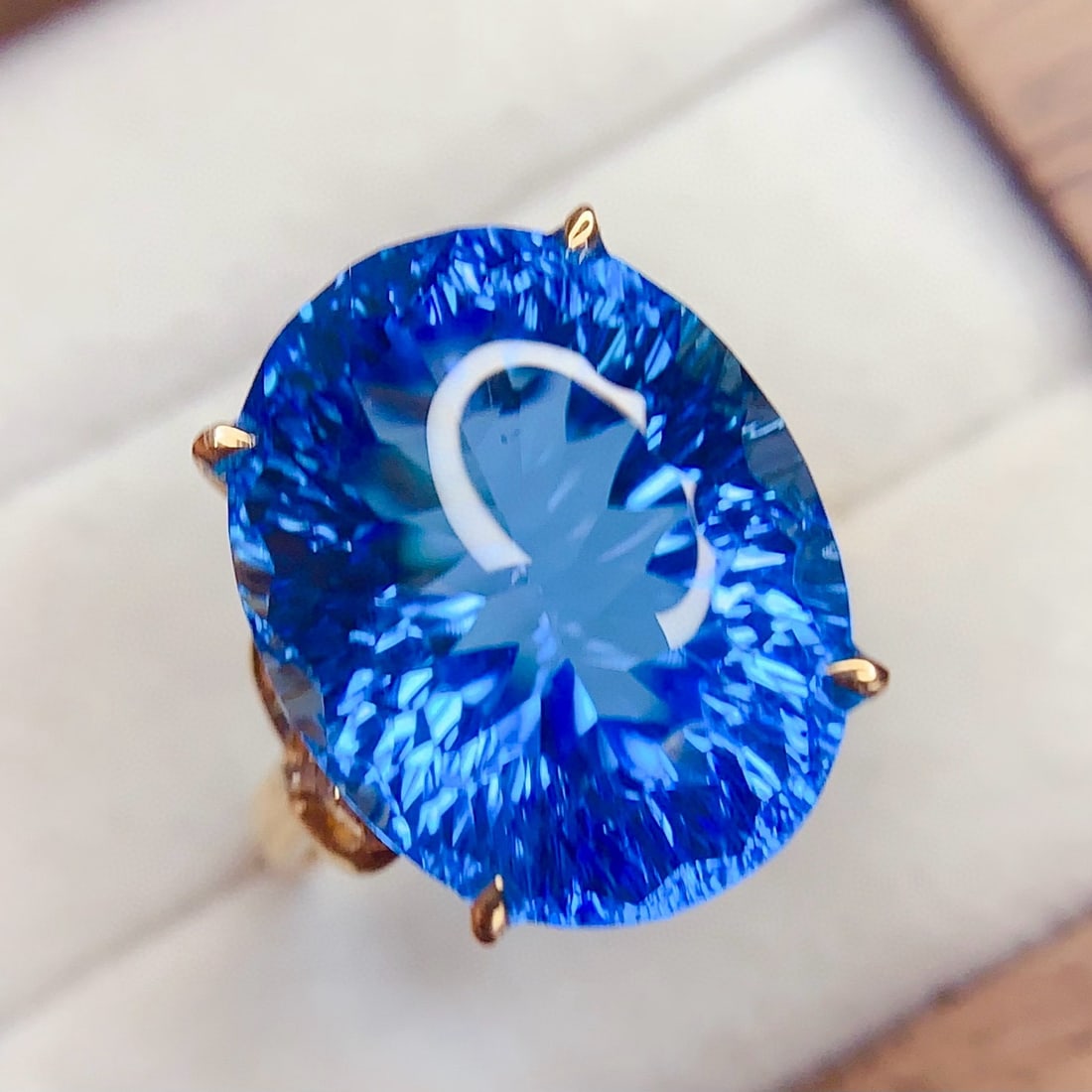 14k Gold 19 Ct Natural Topaz & Diamond Ring - 4