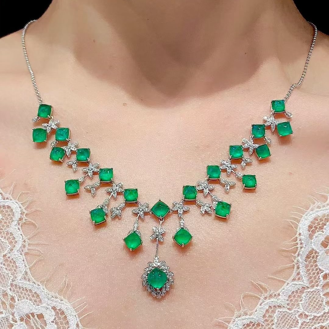 14k Gold 17.02 Ct Vivid Green Natural Emerald & Diamond Necklace - 5