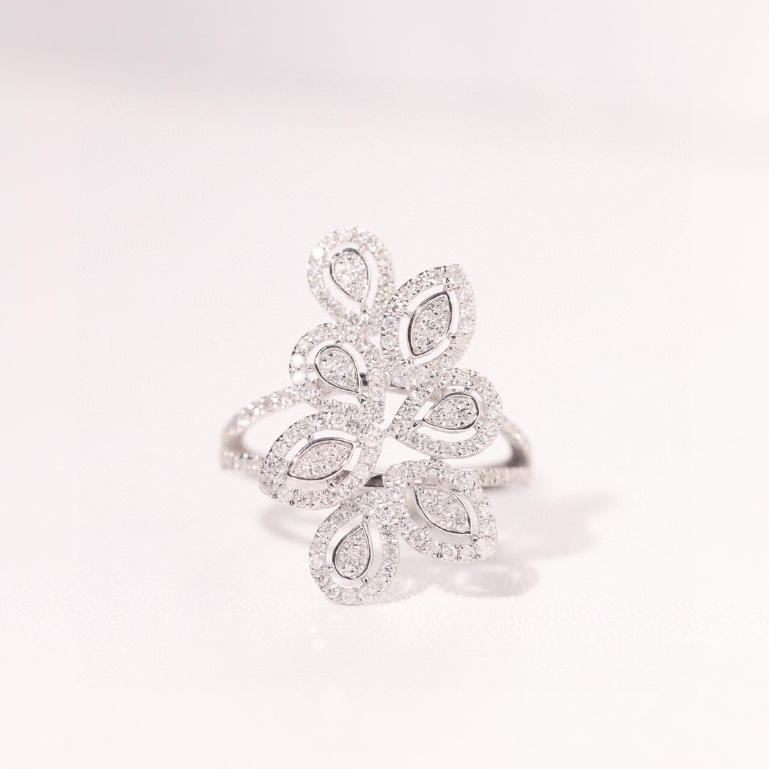 14k Gold 0.7 Ct Natural H Diamond Ring - 8