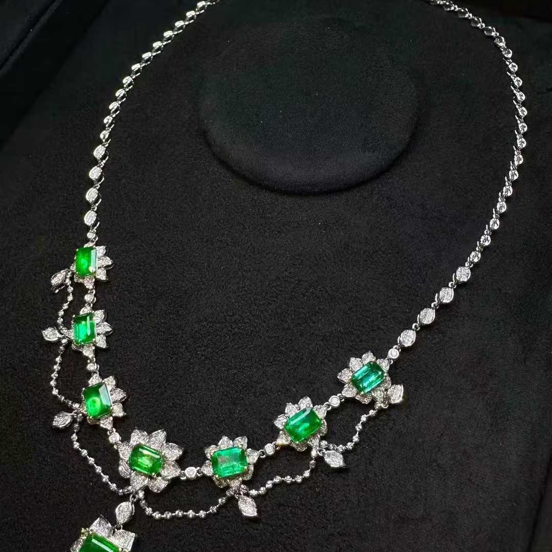 14k Gold 8.5 Ct Natural Emerald & Diamond Necklace - 5