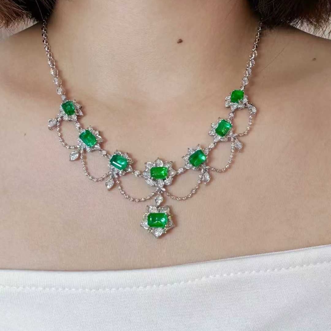 14k Gold 8.5 Ct Natural Emerald & Diamond Necklace - 6
