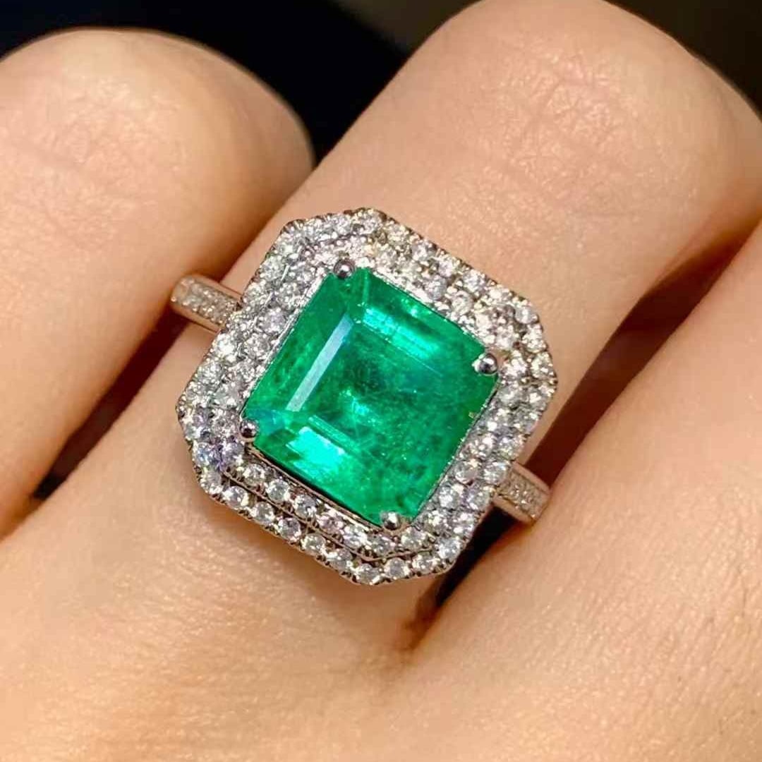 14k Gold 2.8 Ct Natural Emerald & Diamond Ring - 2